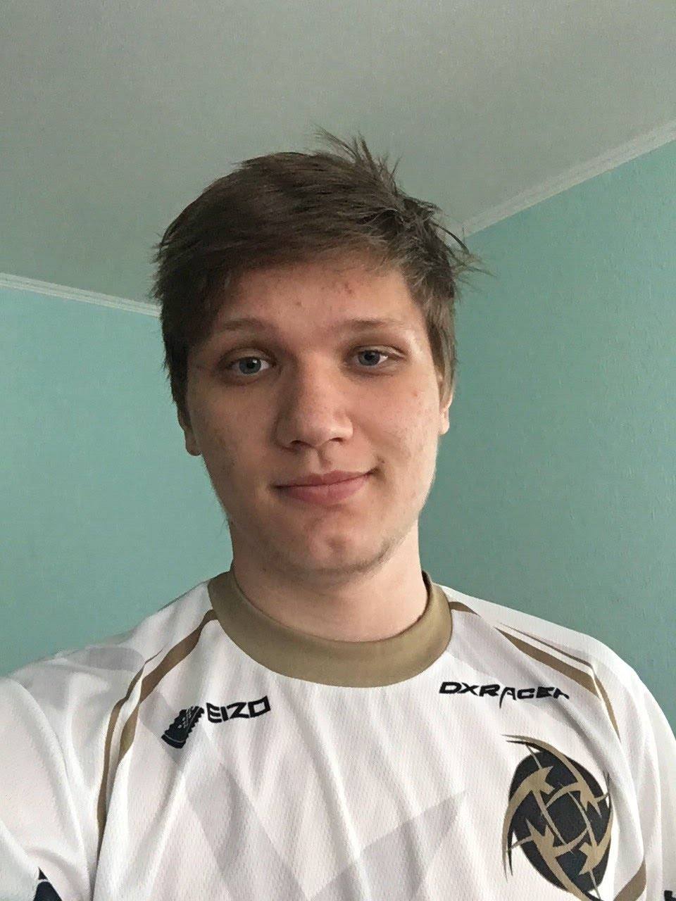 乔治为轴 乔治为轴